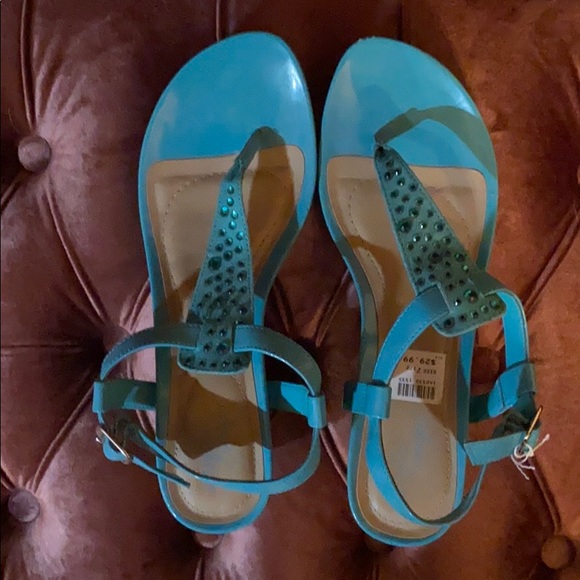 Sandals - Picture 2 of 6